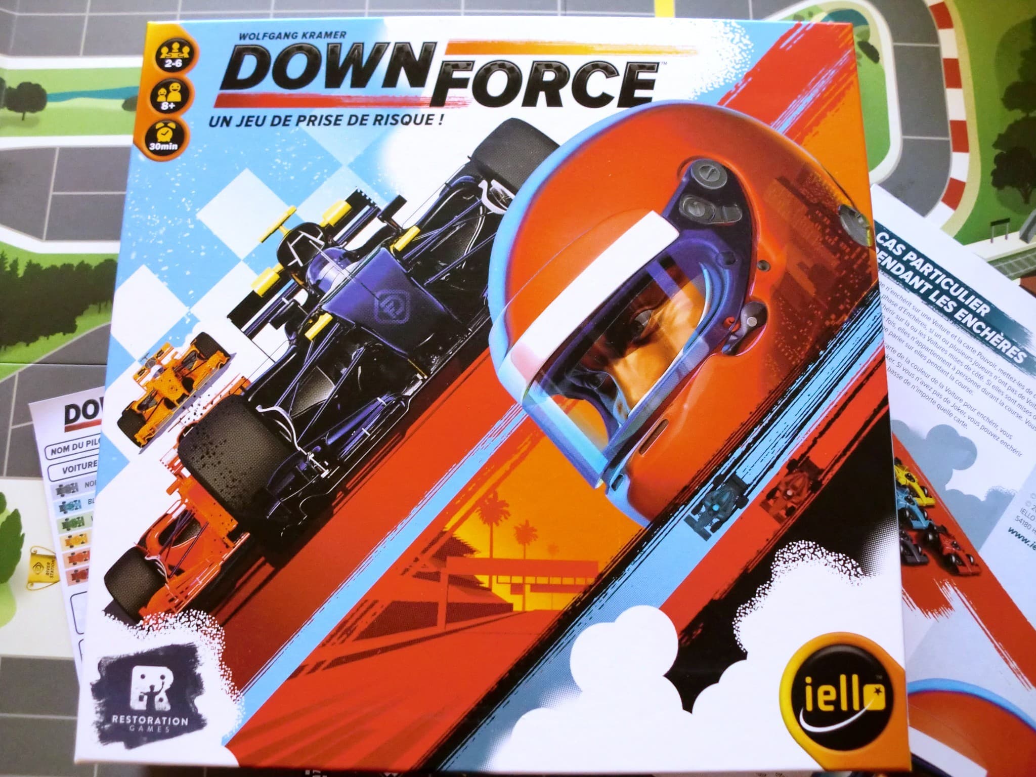 Critique de Downforce