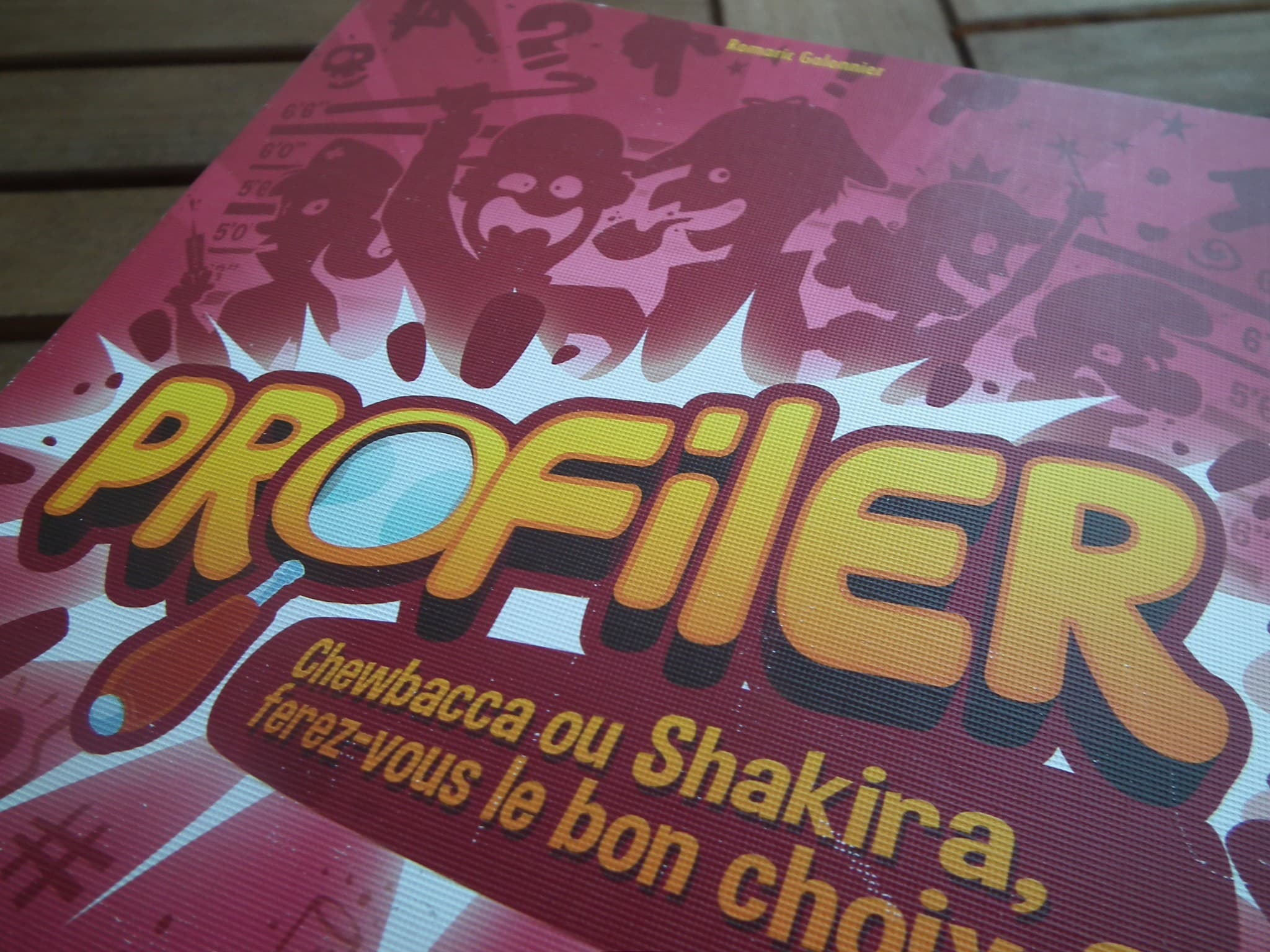 Couverture de l'article : Profiler : le jeu d'apéro sociologique