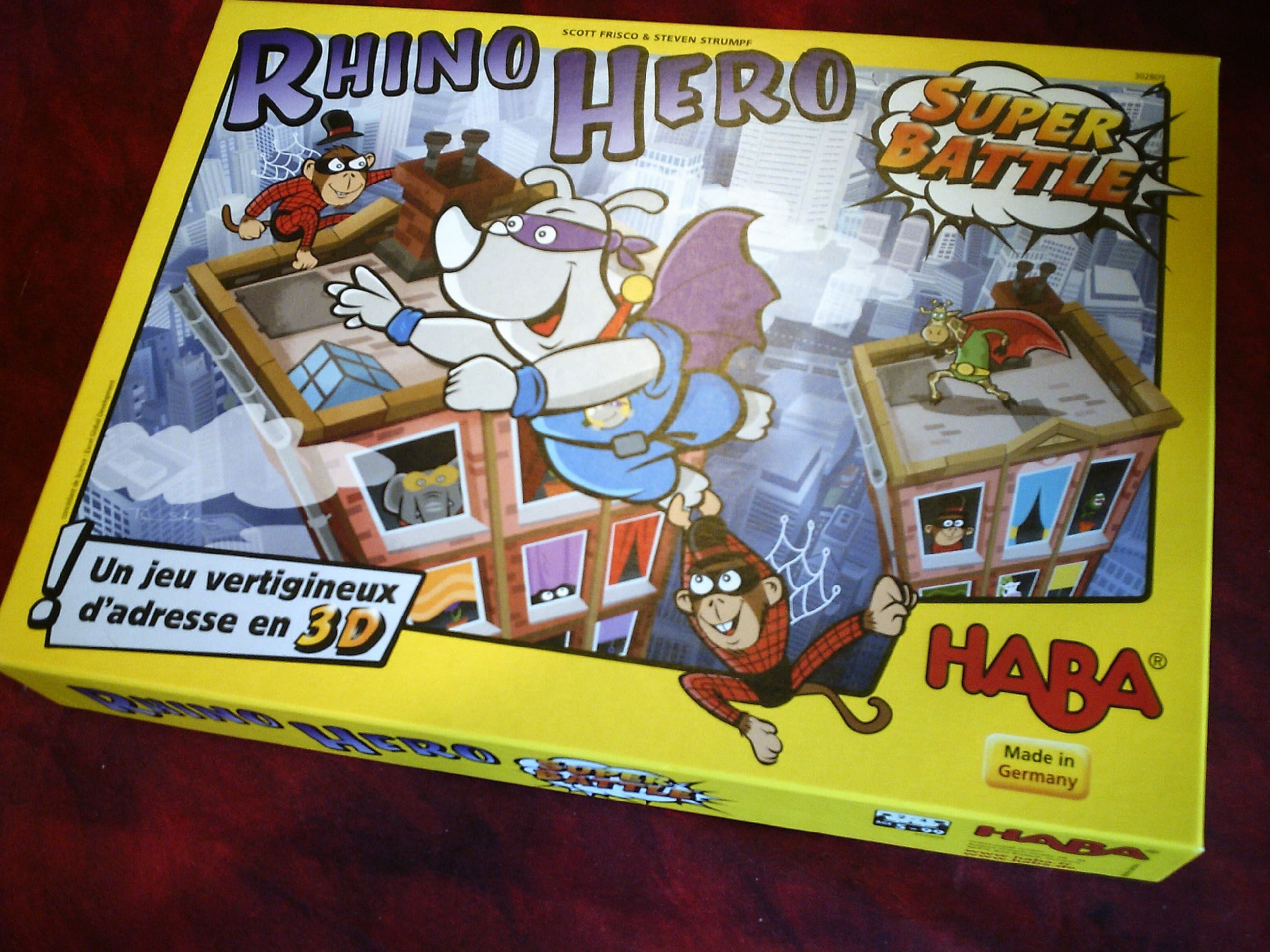 Couverture de l'article : Critique de Rhino Hero Super Battle