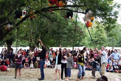 Couverture de l'article : L'Arbre à Ballons, le jeu-spectacle