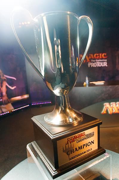 Couverture de l'article : La France championne du monde de Magic et une petite histoire d'une révolution ludique