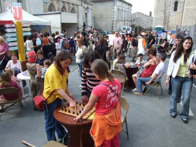 Couverture de l'article : Juillet c'est Parthenay