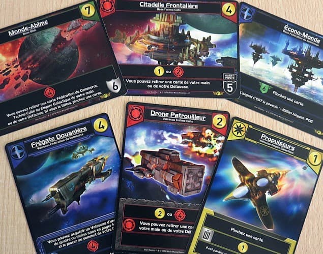 [Jeux A Thème] Sur le Vif : Review de Star Realms ! Bataille intergalactique survitaminée!