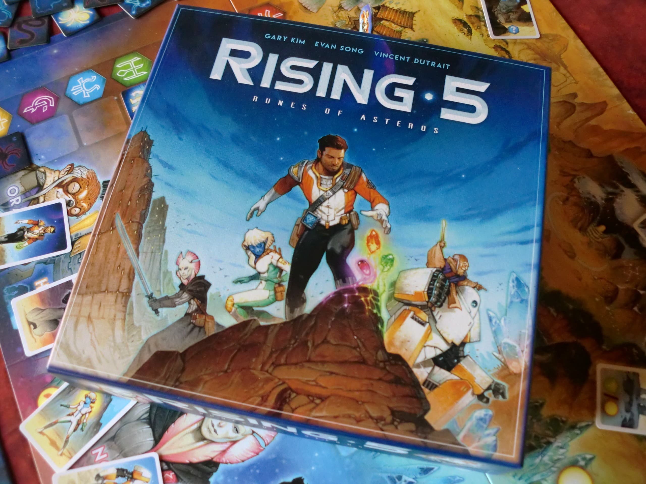 Critique de Rising 5