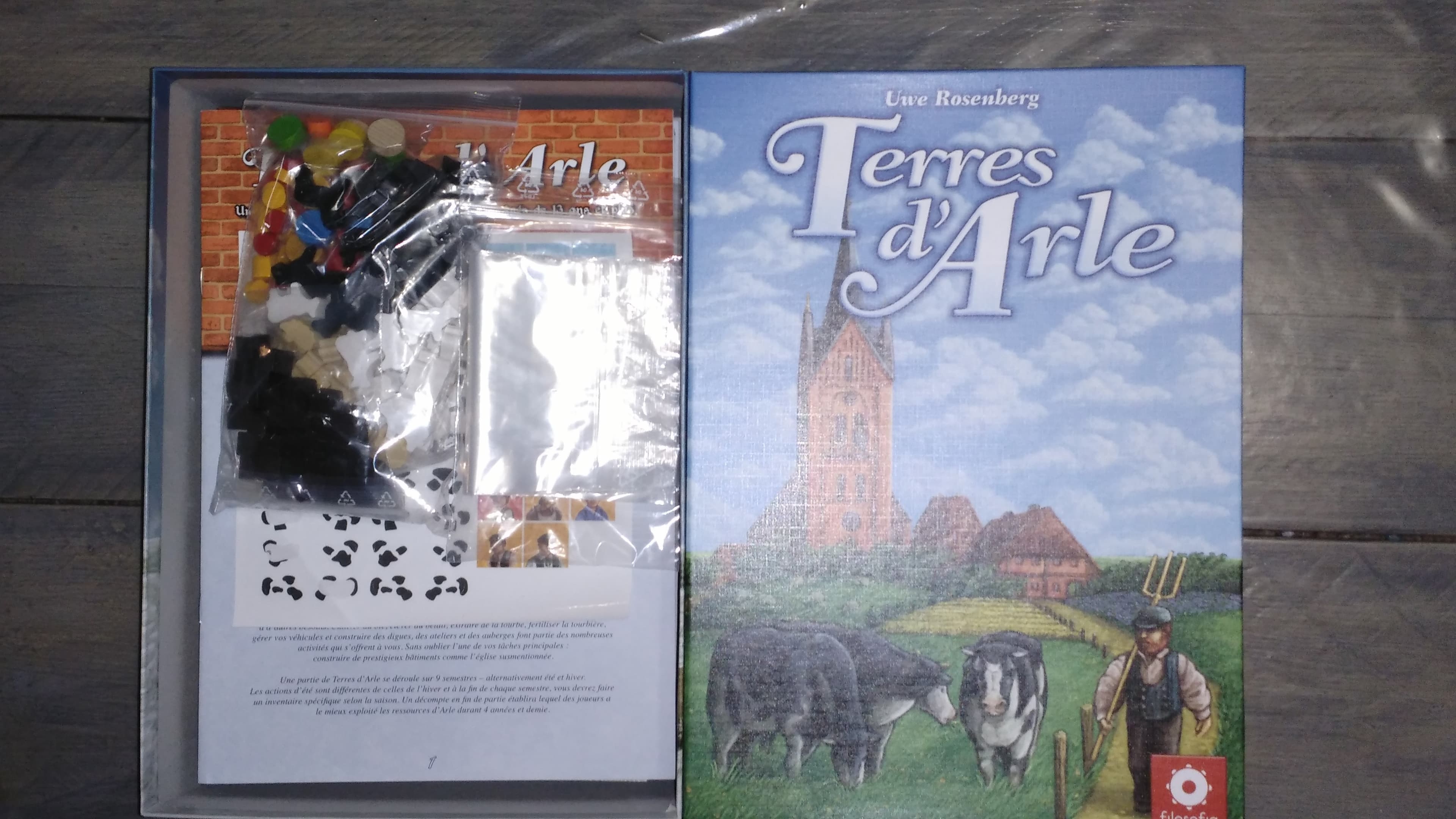 Couverture de l'article : Terres d'Arle : Le quoi du comment dans la boite !