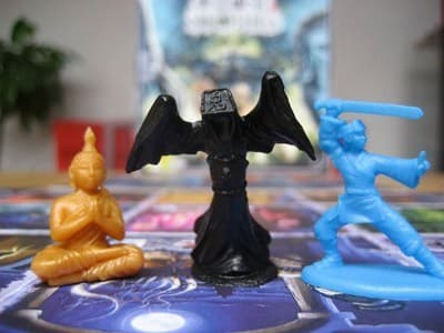 Couverture de l'article : Ghost Stories avec des figurines dedans