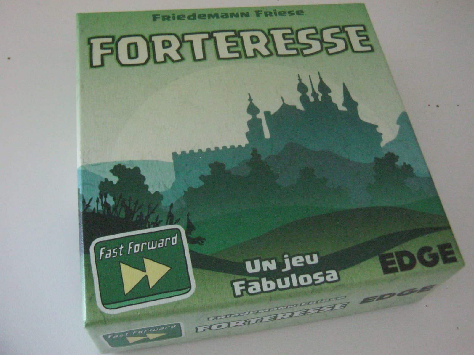 Couverture de l'article : Critique de Forteresse
