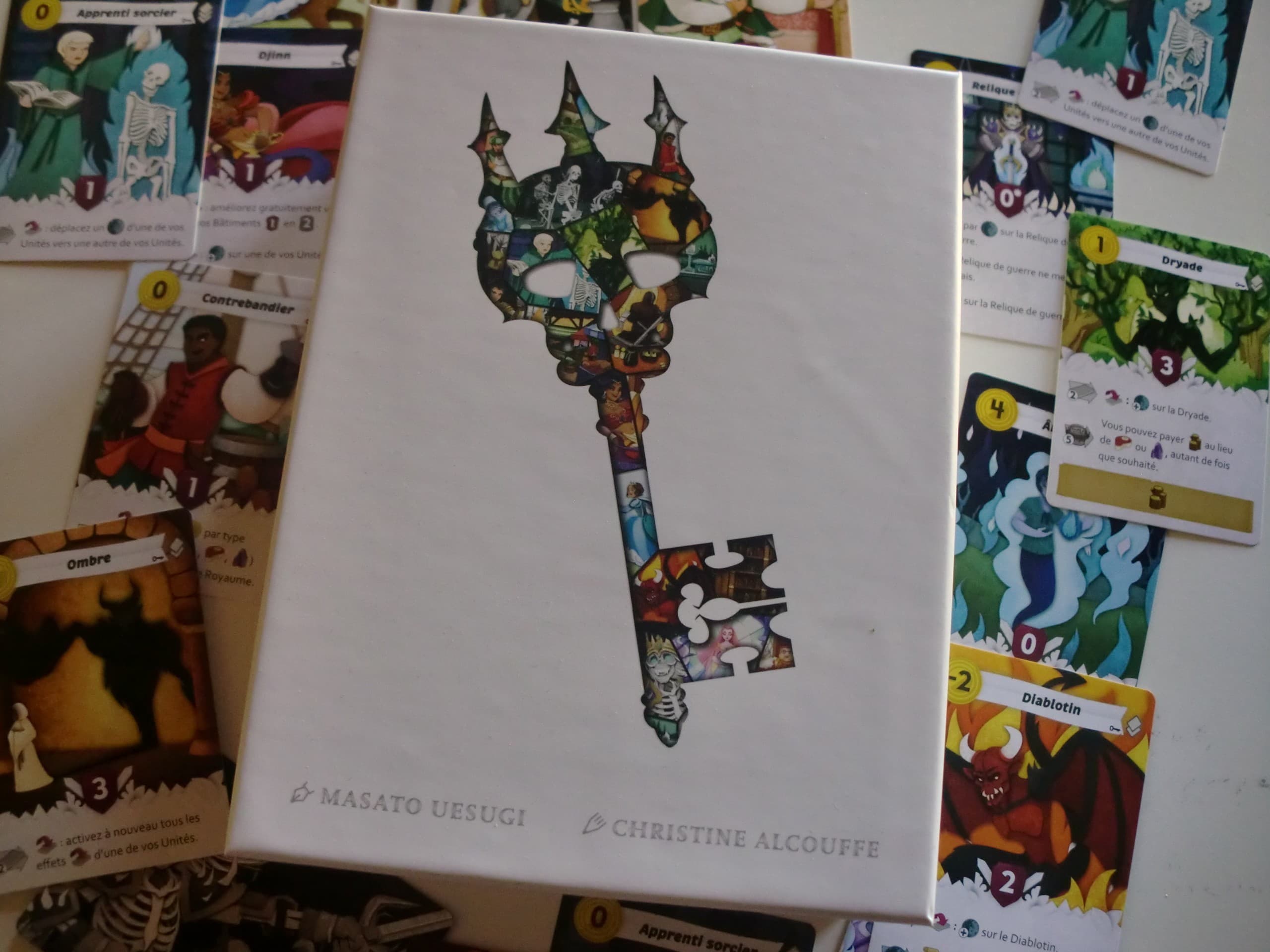 [Extension] Critique de Paper Tales - Au-delà des portes