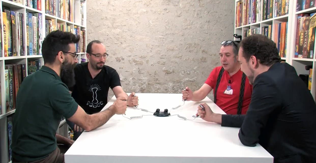 Couverture de l'article : Ha, tu veux jouer ? Hé bien jouons