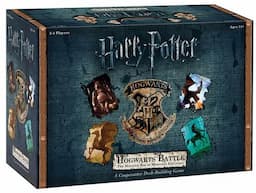 Couverture de Harry Potter: Bataille à Poudlard - La Monstrueuse Boîte des Monstres