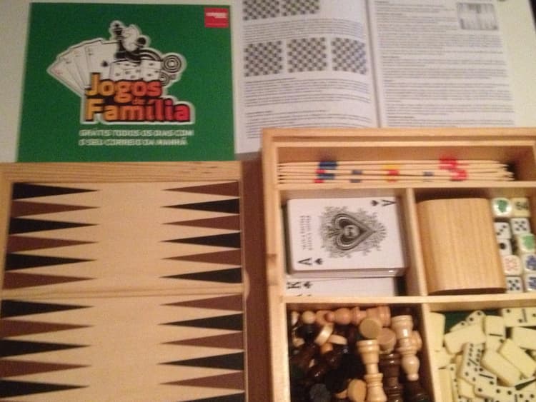 Boîte du jeu : Jogos de Familia
